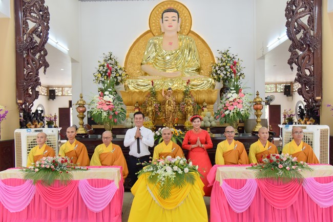 Wedding Ceremony at the pagoda