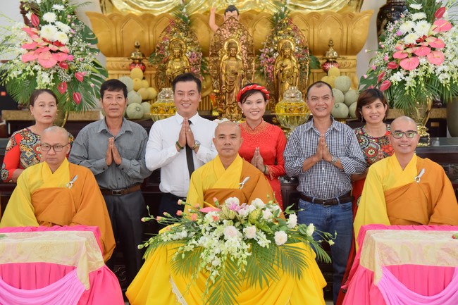 Wedding Ceremony at the pagoda