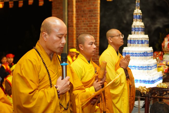 Three-Jewel Refuge Ceremony at Dai Co Viet Pagoda – Yen Bai