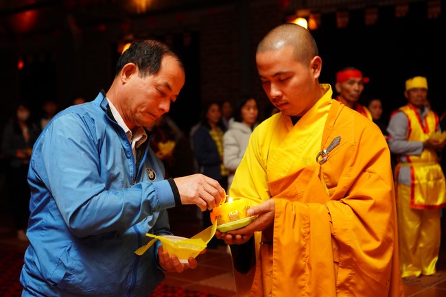 Three-Jewel Refuge Ceremony at Dai Co Viet Pagoda – Yen Bai