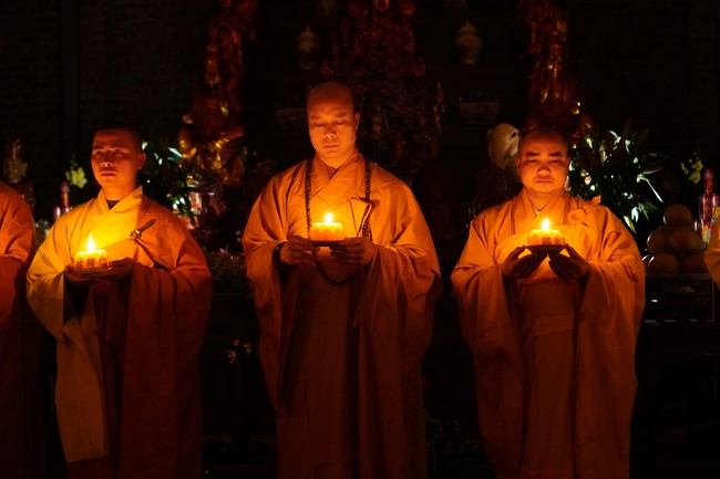 Three-Jewel Refuge Ceremony at Dai Co Viet Pagoda – Yen Bai