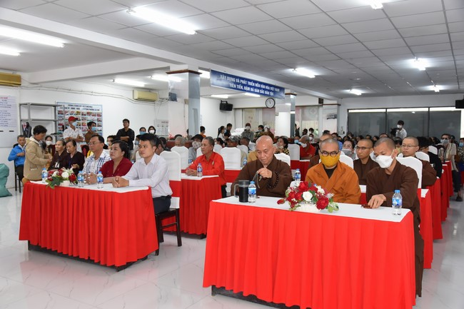 Tặng quà Tết cho hội người mù, các gia đình khó khăn, và phóng sanh tại các tỉnh Miền Tây