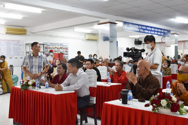 Tặng quà Tết cho hội người mù, các gia đình khó khăn, và phóng sanh tại các tỉnh Miền Tây