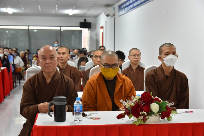 Tặng quà Tết cho hội người mù, các gia đình khó khăn, và phóng sanh tại các tỉnh Miền Tây