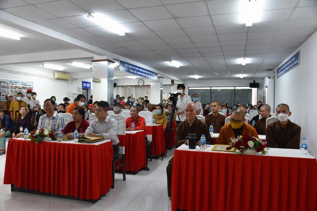 Tặng quà Tết cho hội người mù, các gia đình khó khăn, và phóng sanh tại các tỉnh Miền Tây