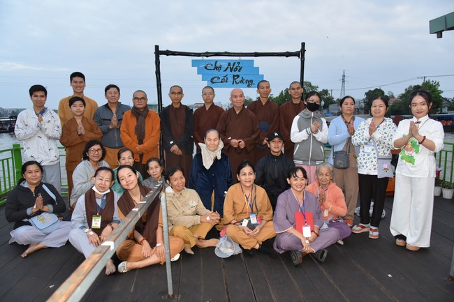 Tặng quà Tết cho hội người mù, các gia đình khó khăn, và phóng sanh tại các tỉnh Miền Tây