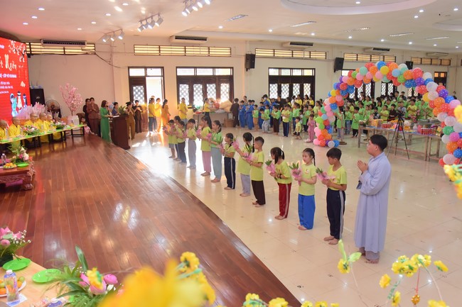 The Vovinam kung fu Class and Wisdom Nurturing class's Year-End Party