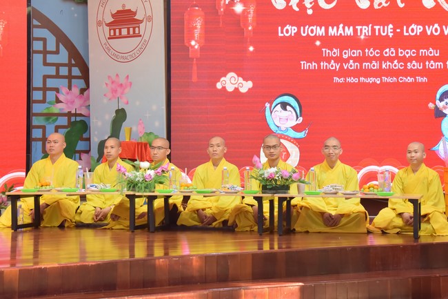 The Vovinam kung fu Class and Wisdom Nurturing class's Year-End Party