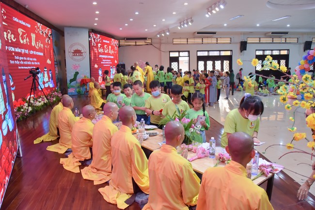 The Vovinam kung fu Class and Wisdom Nurturing class's Year-End Party