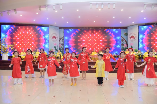 The Vovinam kung fu Class and Wisdom Nurturing class's Year-End Party