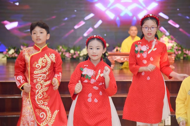 The Vovinam kung fu Class and Wisdom Nurturing class's Year-End Party