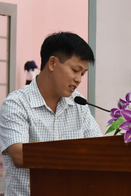 Offerings to Tay Phap pagoda and giving gifts in Tay Ninh