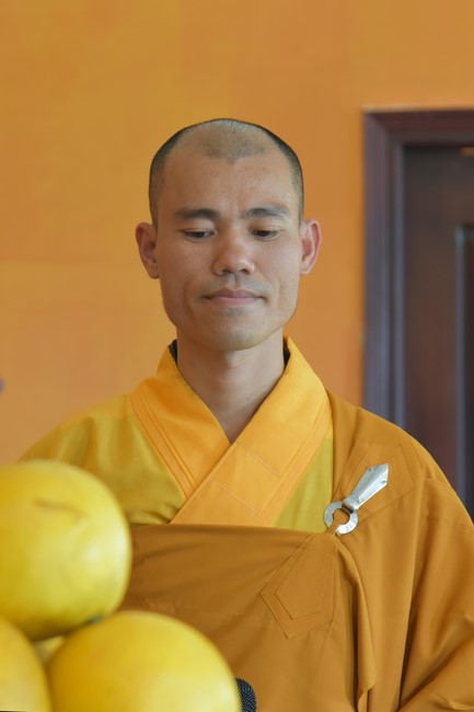 Offerings to Tay Phap pagoda and giving gifts in Tay Ninh