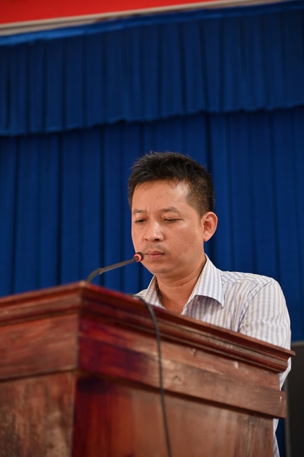 Giving Tet gifts to poor and near-poor households of Quang Phap Pagoda - Tay Ninh