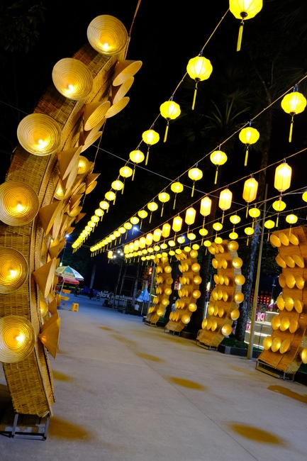 Toàn cảnh Chùa Hoằng Pháp lung linh trong những đêm cận Tết Quý Mão