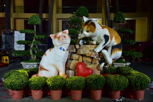 Toàn cảnh Chùa Hoằng Pháp lung linh trong những đêm cận Tết Quý Mão