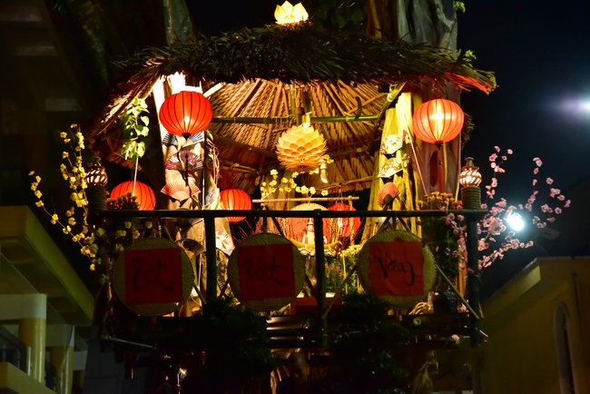 Toàn cảnh Chùa Hoằng Pháp lung linh trong những đêm cận Tết Quý Mão