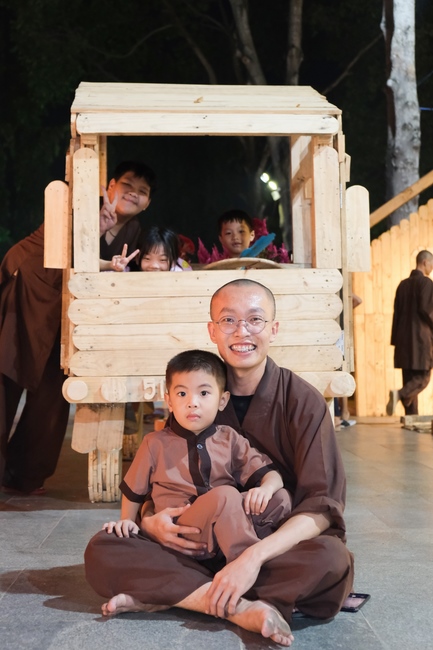 Toàn cảnh Chùa Hoằng Pháp lung linh trong những đêm cận Tết Quý Mão