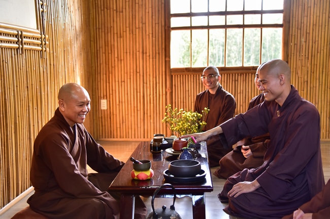 Thăm Thủy Hoa Viên