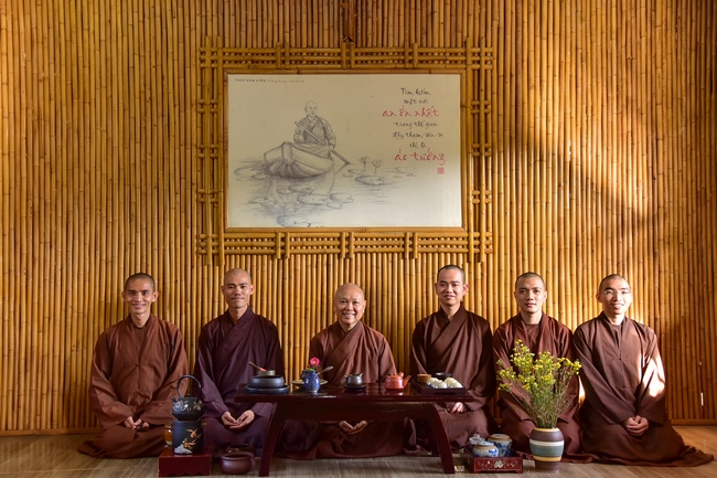 Thăm Thủy Hoa Viên