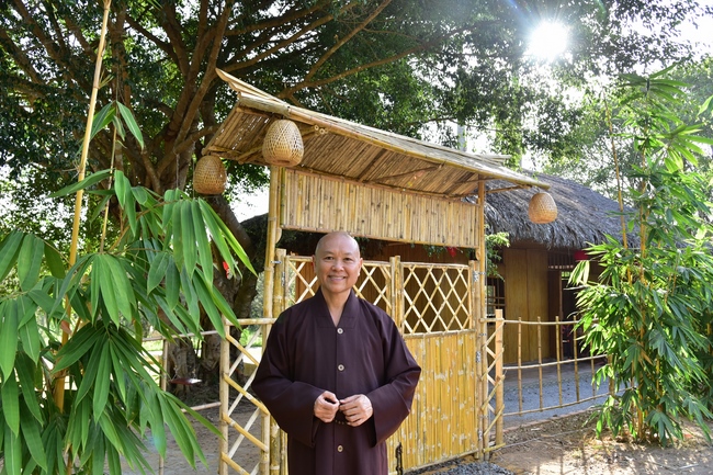 Thăm Thủy Hoa Viên