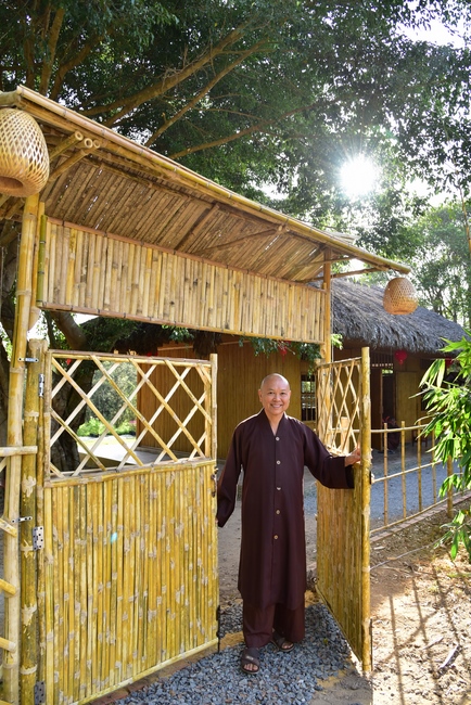 Thăm Thủy Hoa Viên