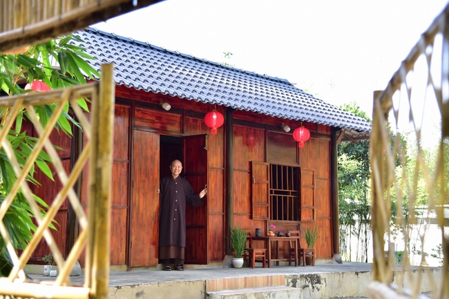 Thăm Thủy Hoa Viên