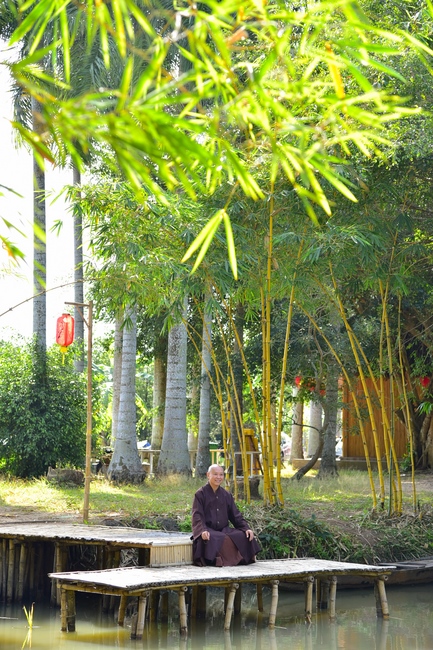 Thăm Thủy Hoa Viên