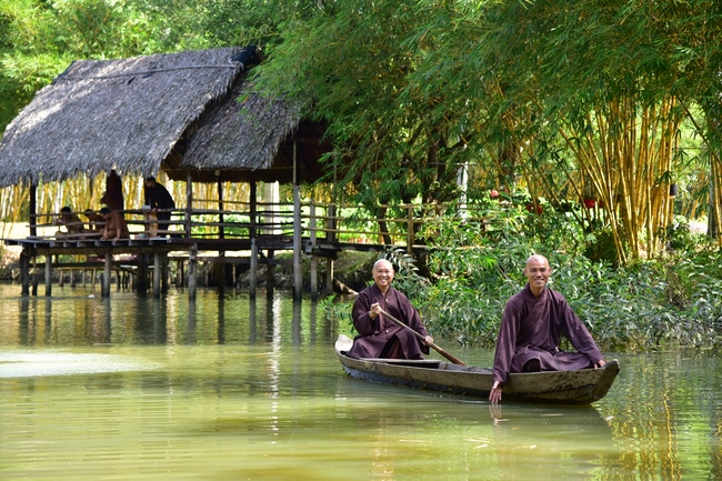 Thăm Thủy Hoa Viên