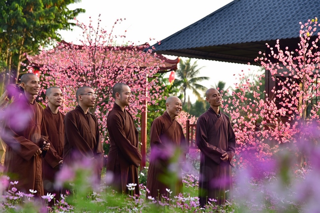 Thăm Thủy Hoa Viên