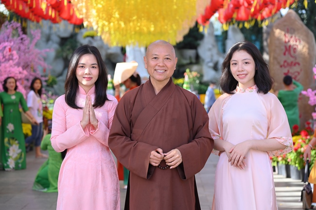 Sightseeing in spring 2023