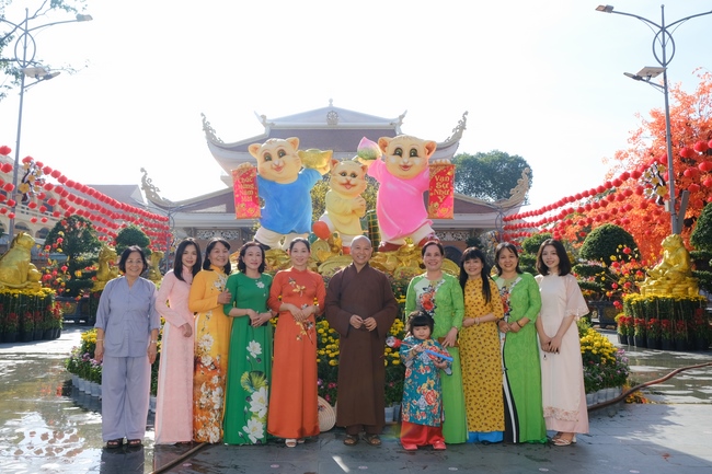 Sightseeing in spring 2023