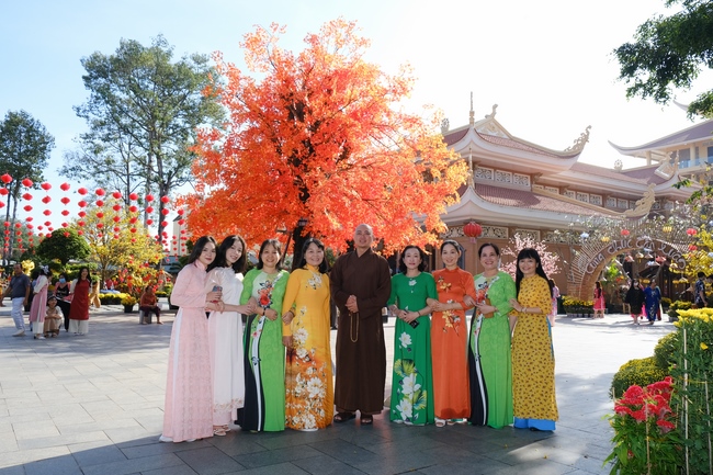 Sightseeing in spring 2023