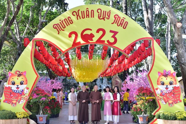 Sightseeing in spring 2023