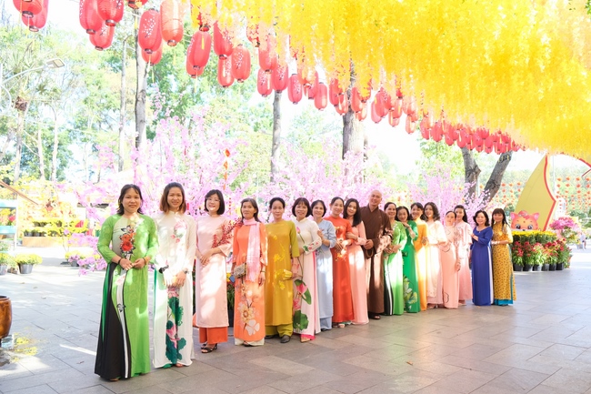 Sightseeing in spring 2023