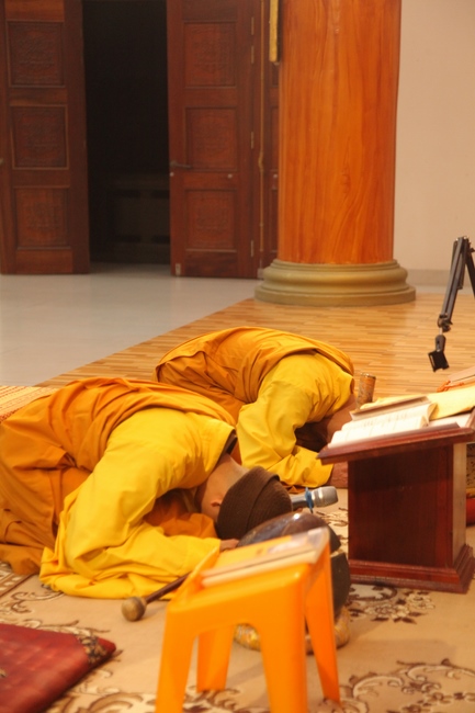 Chùa Giai Lam - Hà Tĩnh: Lễ sám hối