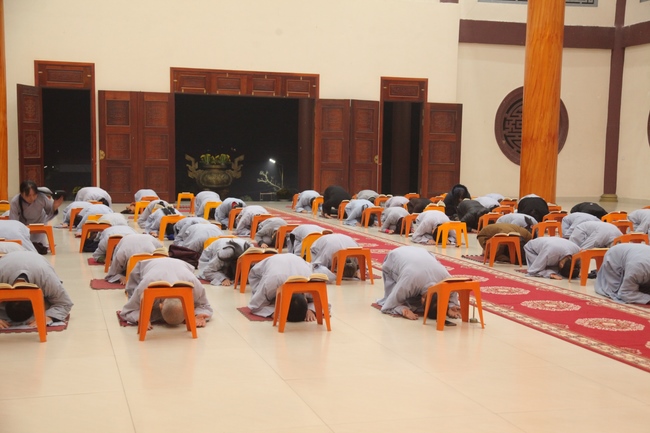 Chùa Giai Lam - Hà Tĩnh: Lễ sám hối