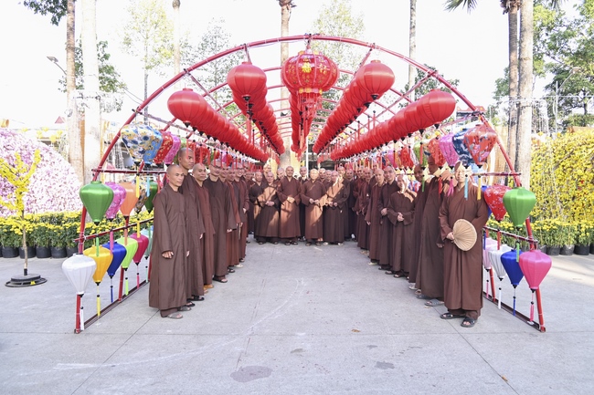 Welcome the Spring beside the Master