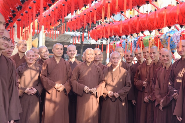 Welcome the Spring beside the Master