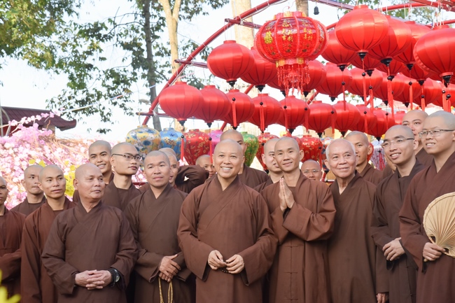 Welcome the Spring beside the Master