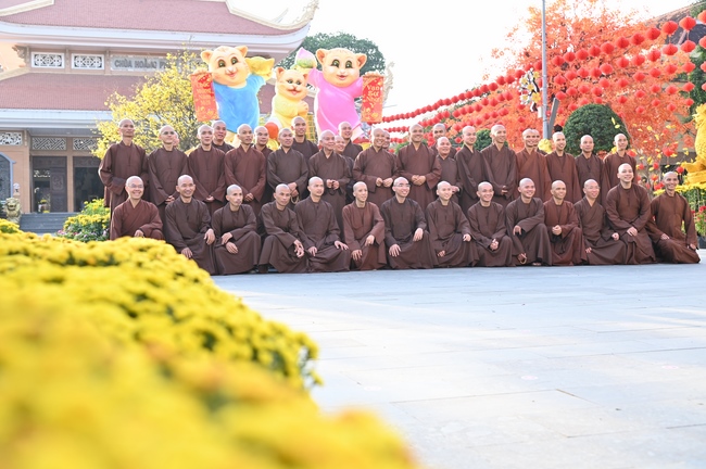 Welcome the Spring beside the Master