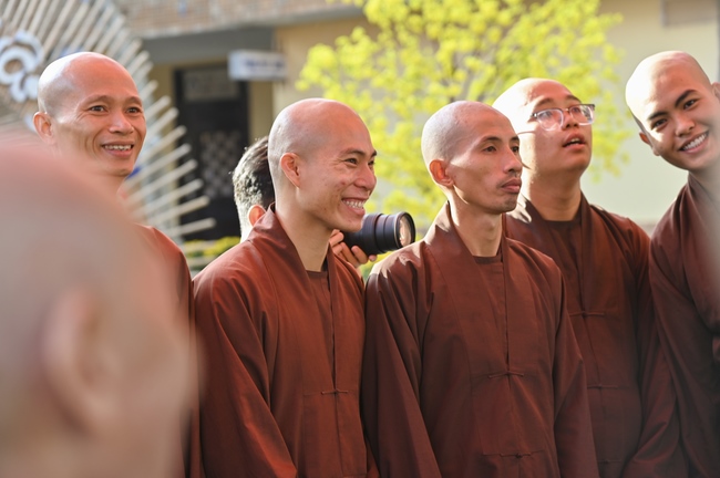 Welcome the Spring beside the Master