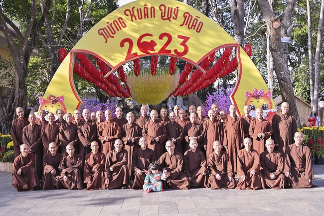 Welcome the Spring beside the Master