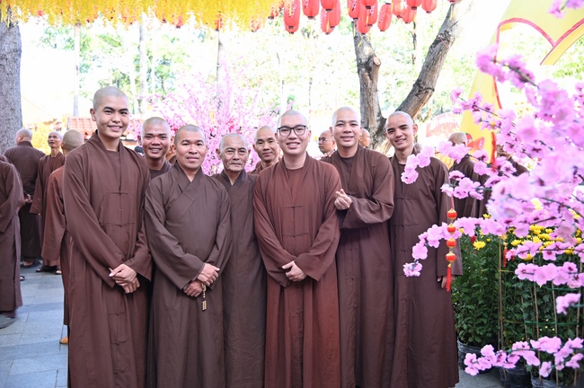 Welcome the Spring beside the Master