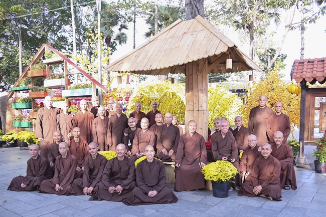 Welcome the Spring beside the Master