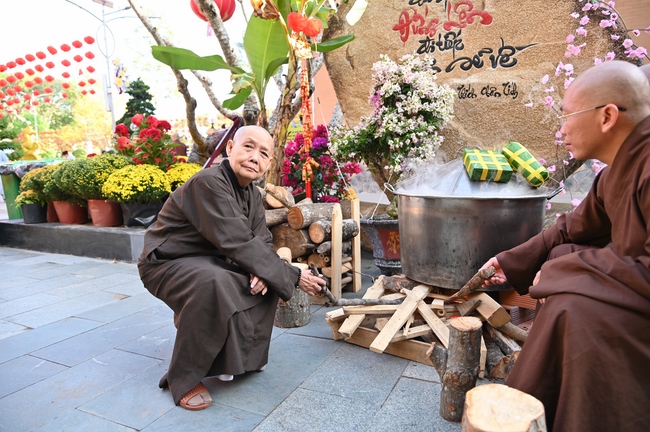 Welcome the Spring beside the Master