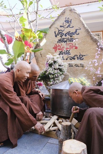 Welcome the Spring beside the Master