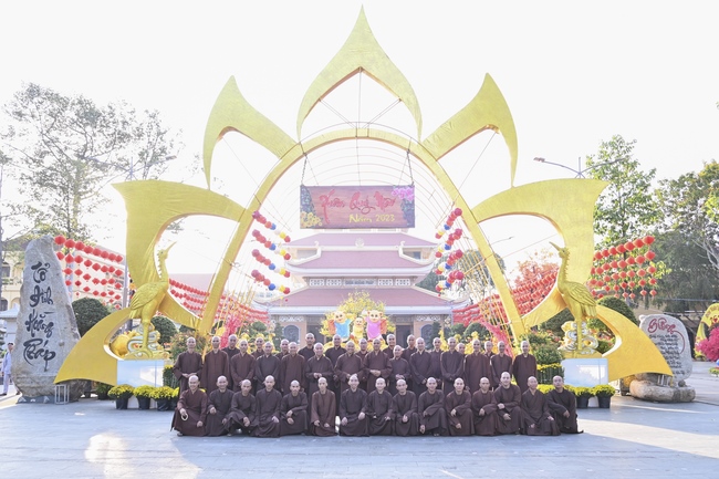 Welcome the Spring beside the Master