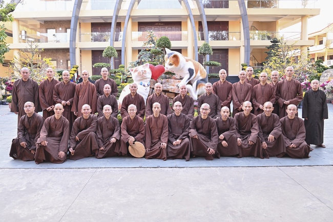 Welcome the Spring beside the Master