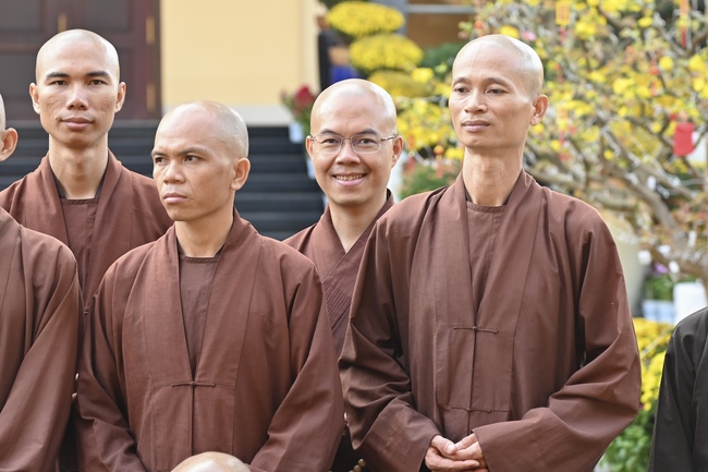 Welcome the Spring beside the Master